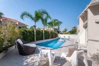 Herzelia Magical Villa With Pool المظهر الخارجي الصورة
